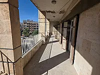 للبيع شقة سكنية في أوتستراد جامع أسيد بن حضير 