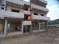 شقة للبيع قرب مدينة اللاذقية 