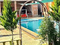 مزرعة للبيع في  زبدين بريف دمشق - 612م² مع مسبح وعفش كامل