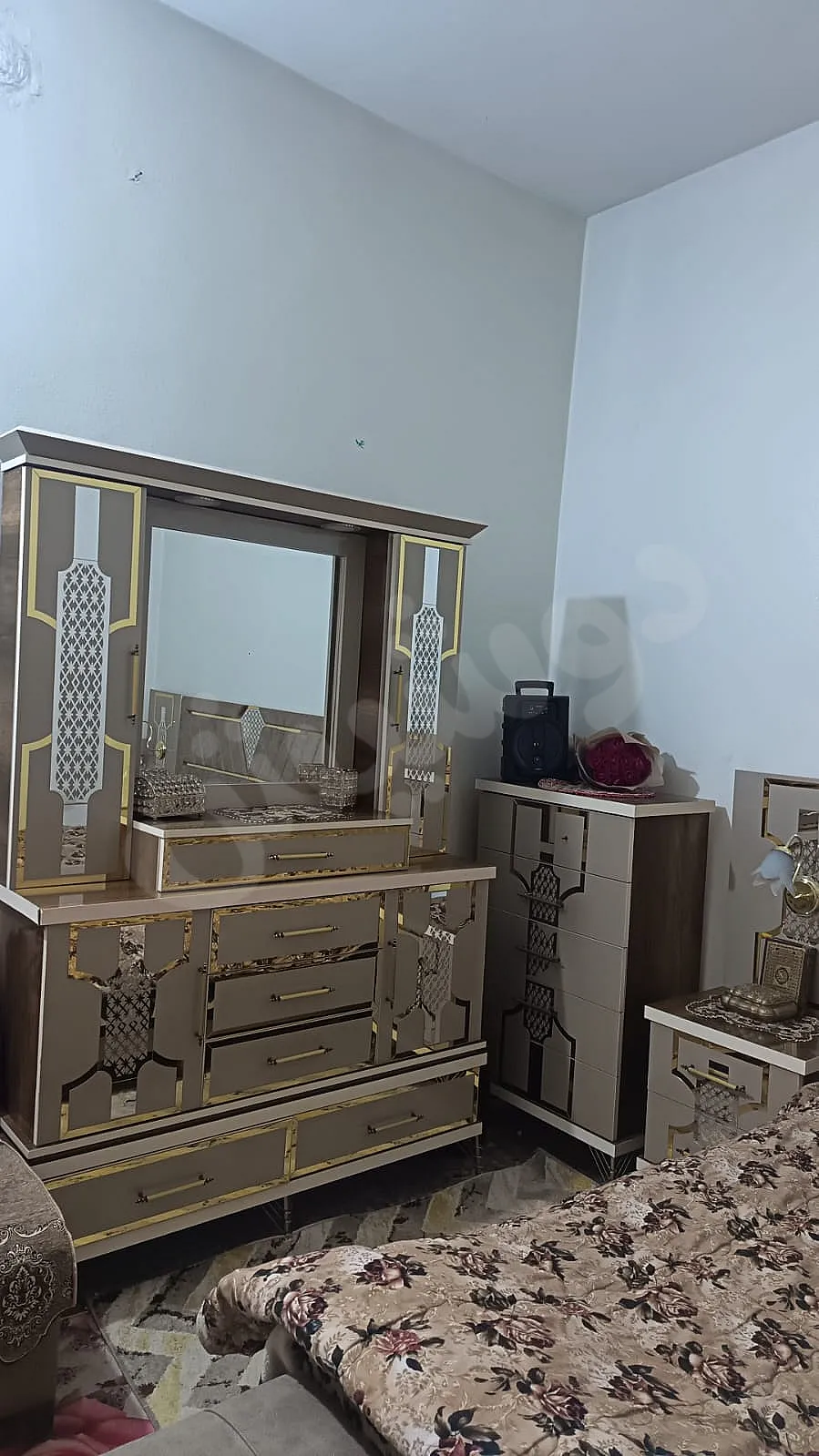 غرفة نوم مستعملة للبيع في ريف إدلب بسعر مغري