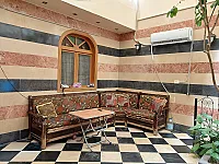بيت عربي أثري للبيع في باب توما، دمشق القديمة - 200 م²