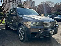 للبيع سيارة بي ام دبليو x5 سنة الصنع 2011خالية