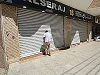 إيجار 3 محلات تجارية في صحنايا بواجهة على شارعين