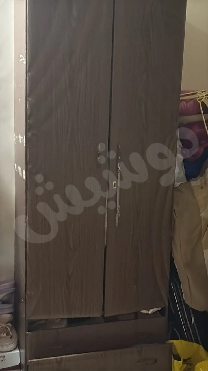 خزانتين وتخت