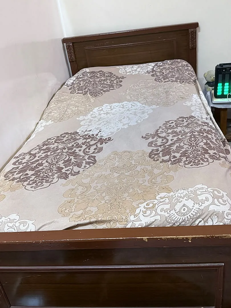 خزانتين وتخت