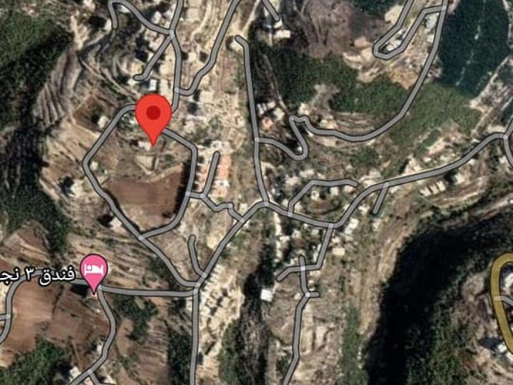 للبيع ارض في مصيف صلنفة الجميل مرخصة للبناء خمس طوابق. طابو اخضر