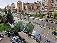 للبيع شقة مميزة بمنطقة المزة استراد جانب سريتيل 