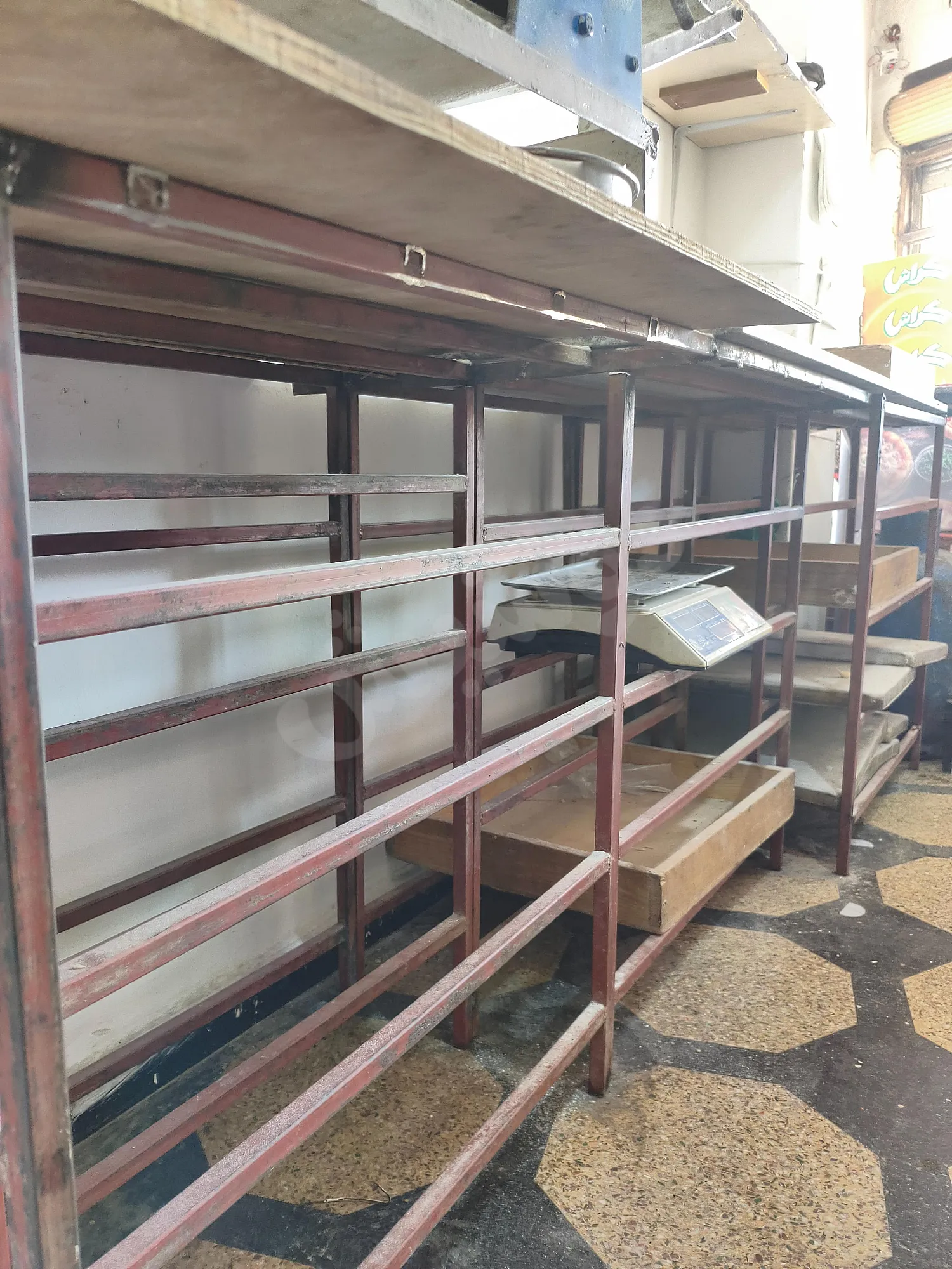 عدة معجنات كاملة مستعملة في حمص بسعر 1800$ فقط