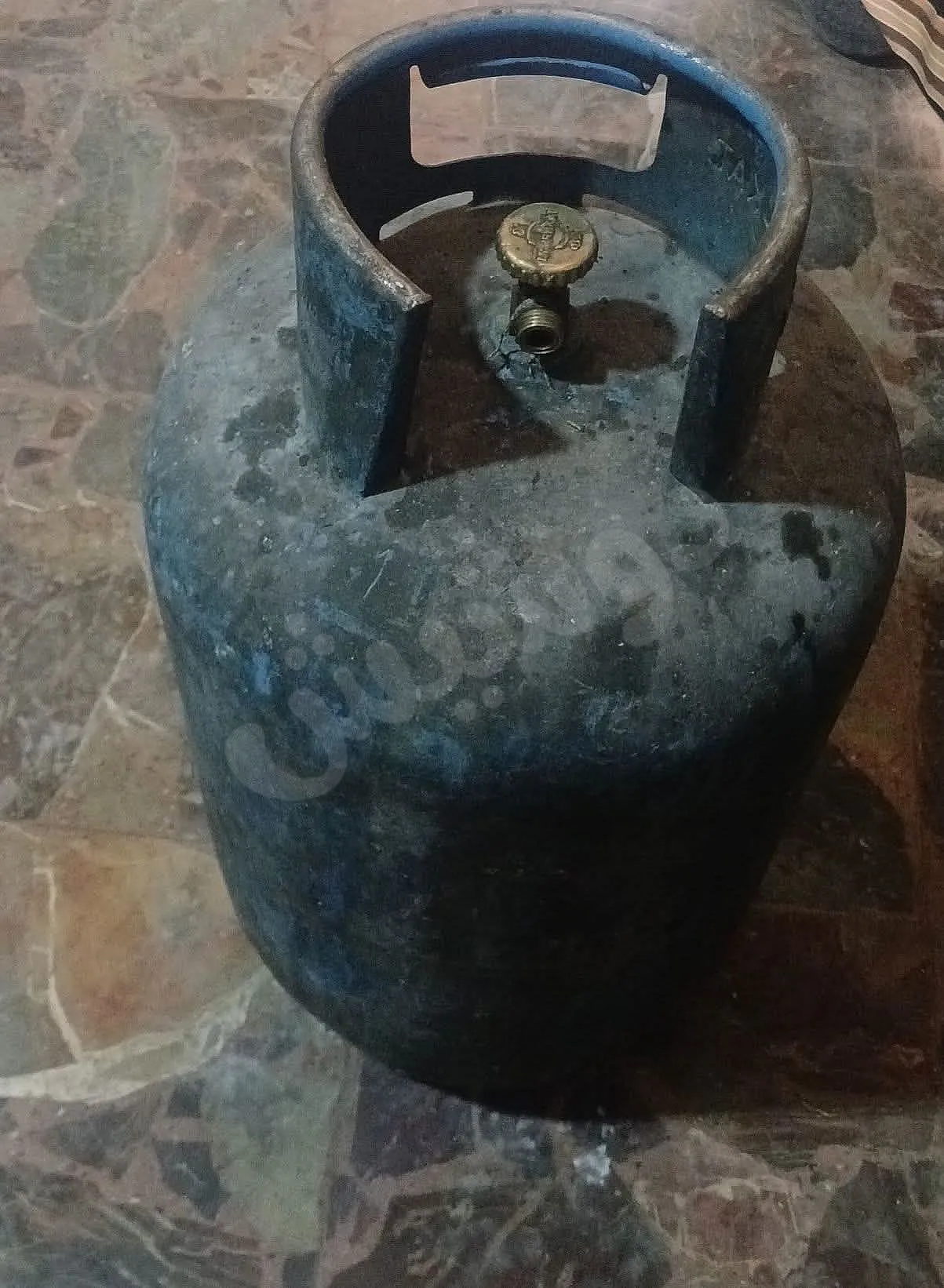 جرة غاز صناعية مستعملة للبيع بسعر 60$ في حمص