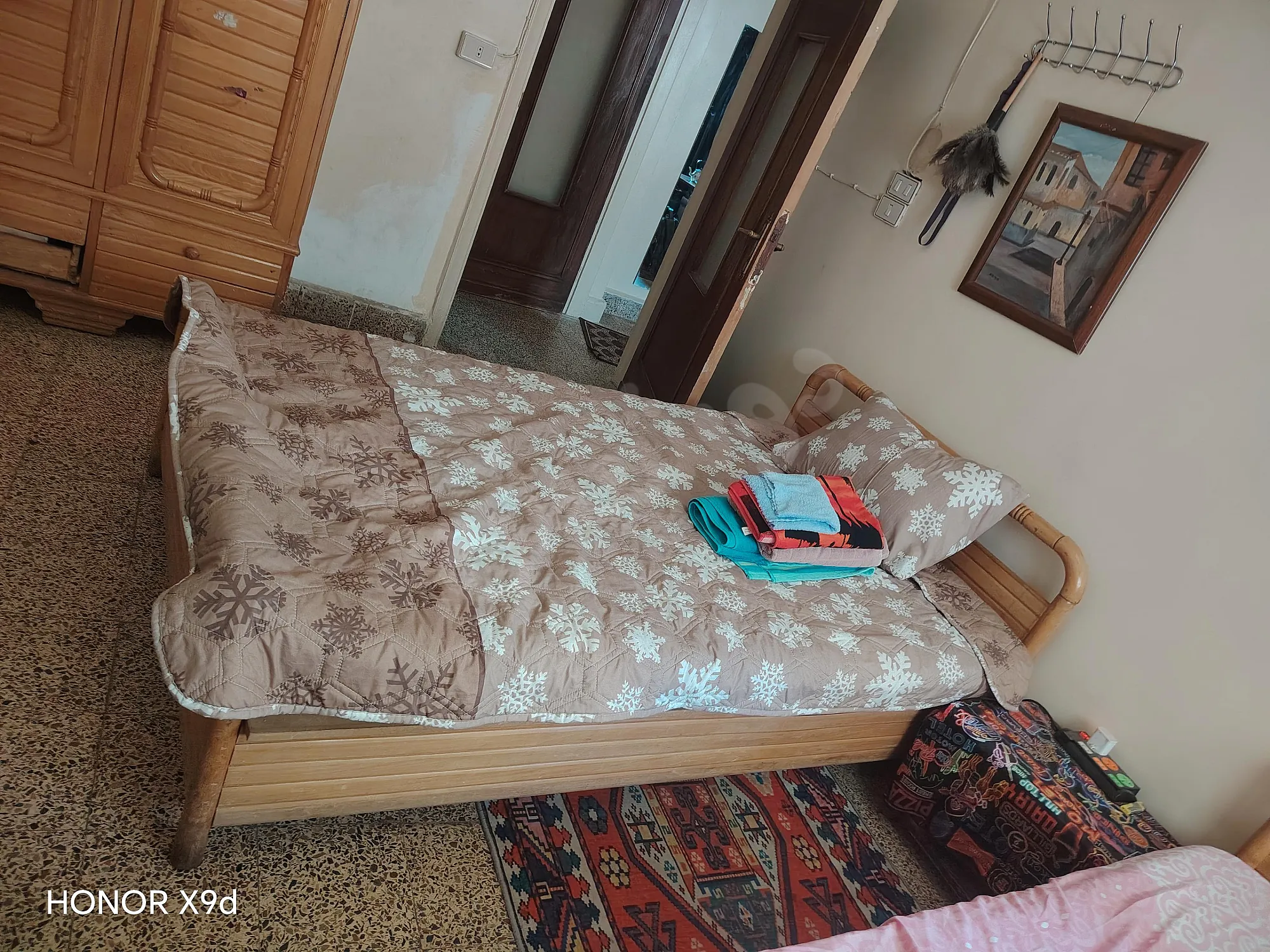 تخت زان مستعمل عدد 2+خزانة 3ابواب زان للبيع في ميدان دمشق