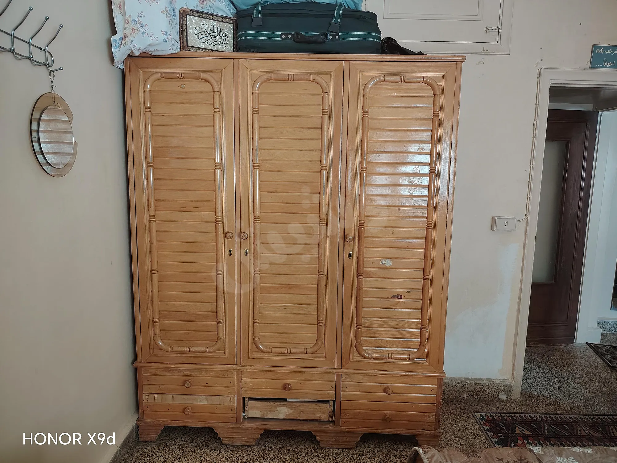 تخت زان مستعمل عدد 2+خزانة 3ابواب زان للبيع في ميدان دمشق
