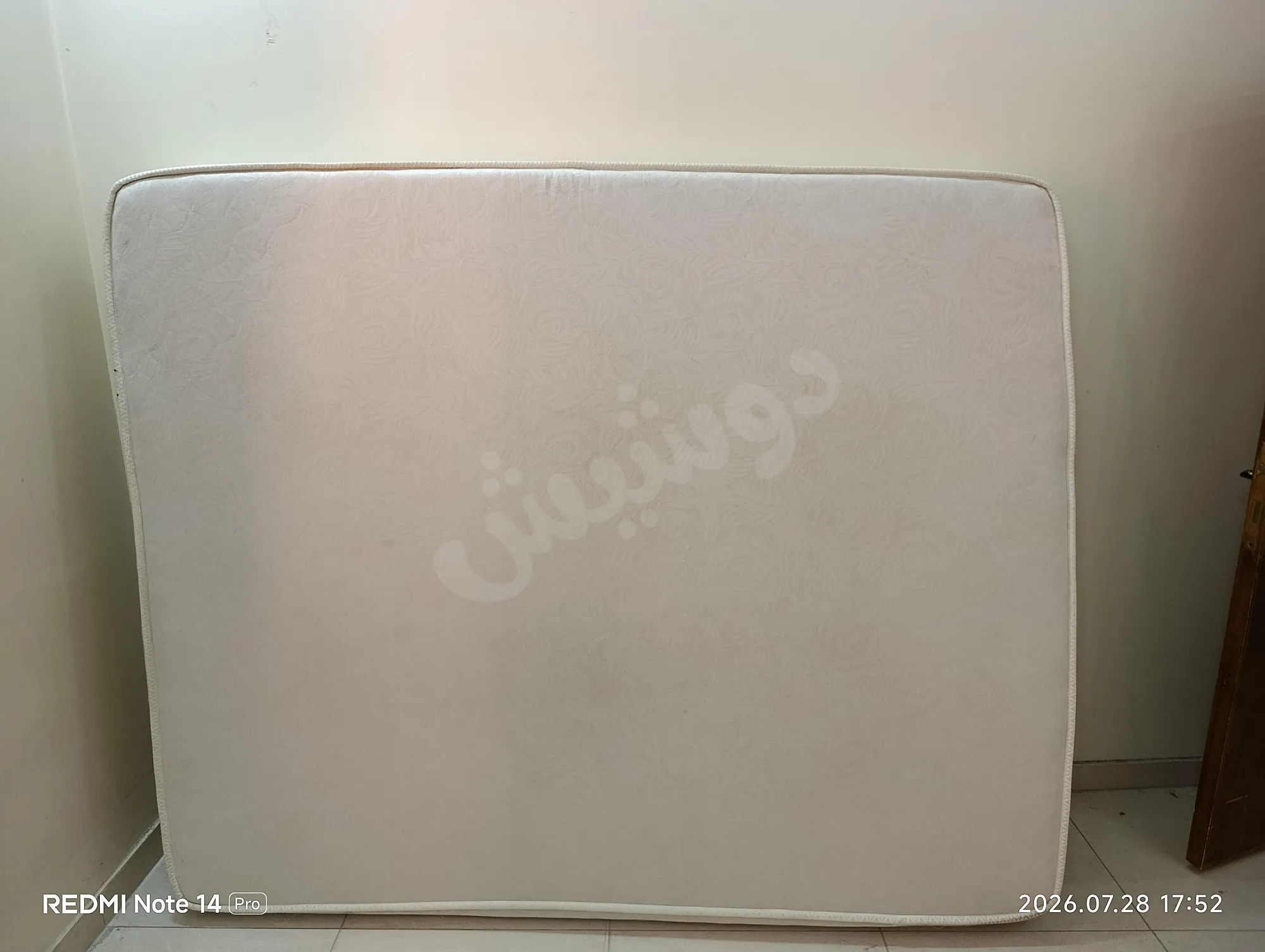 للبيع فرشة مجوزة