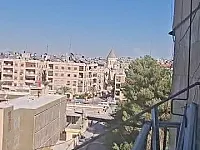 للبيع بيت بالشيخ طه ٤ و صالون بإطلالة على النهر