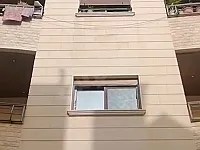 محل تجاري للبيع في أشرفية صحنايا بجانب كازية الناصر
