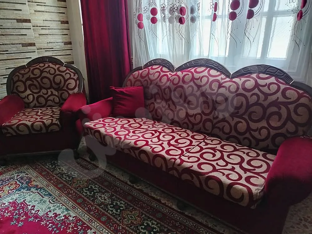 للبيع طقم كنب وطربيزات وبرادي للتواصل على الرقم0934779719