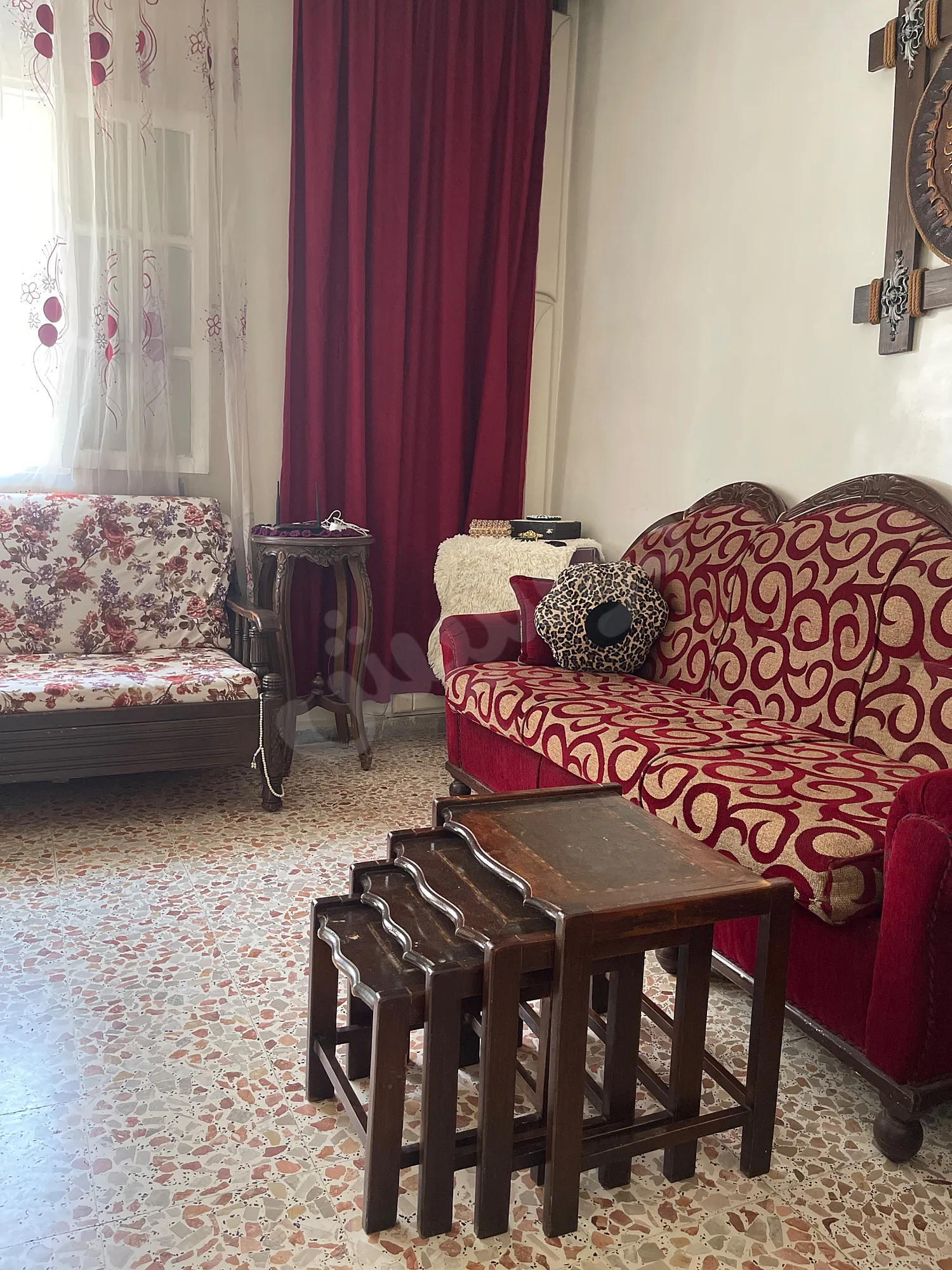 للبيع طقم كنب وطربيزات وبرادي للتواصل على الرقم0934779719