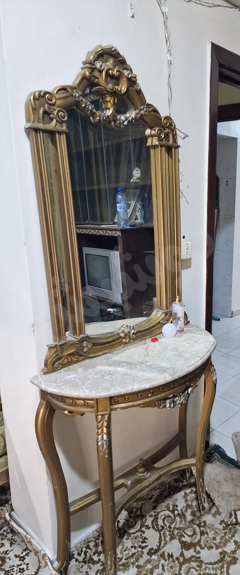 كنتوار مع مرايا وصمديات مستعمل بحاميش بسعر 200$