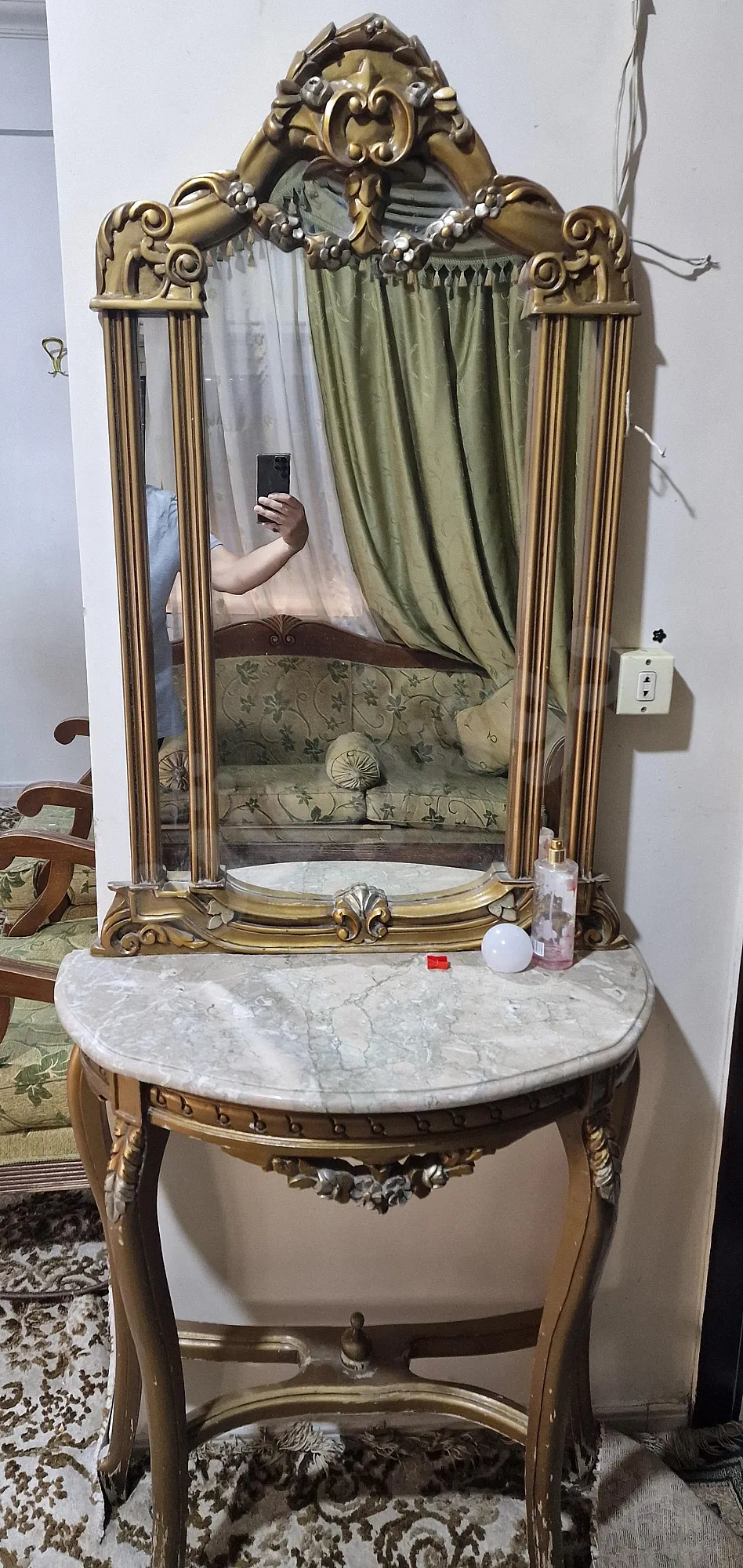 كنتوار مع مرايا وصمديات مستعمل بحاميش بسعر 200$