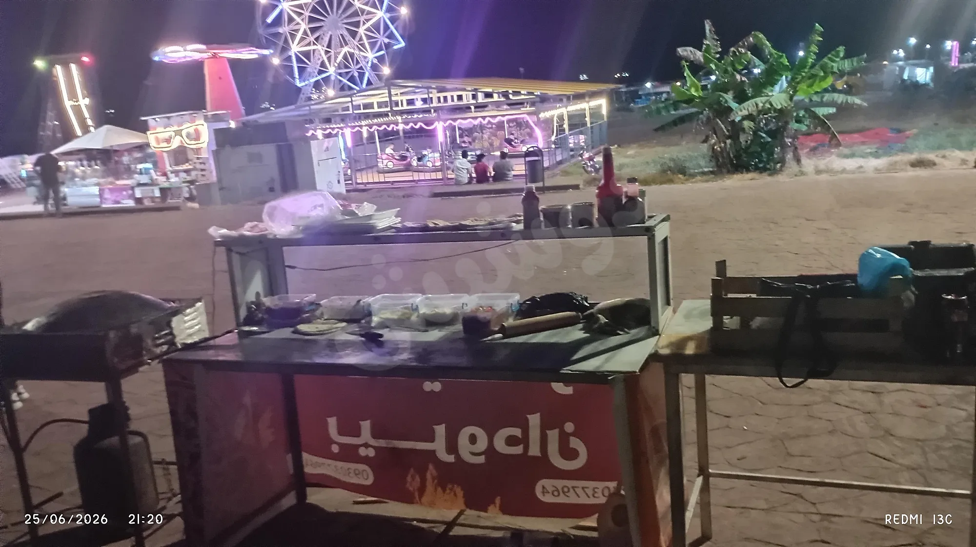 معدات مطاعم للبيع: طاولات صاج وفرن صناعي للفطاير