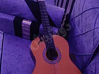 جيتار للبيع في حلب 🖤 شبه جديد معاه كابو