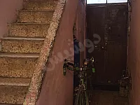 شقة للبيع في حي نهر عيشة طابق اول و ثاني و سطح ، 75م²، غرفتين وصالون