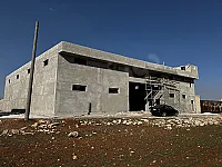 مستودع للإيجار على العضم بمساحة 2200م² مقابل مطار حلب