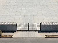 ارض 1000م² مجهزة بالكامل، واجهة 60م على شارع عام، للإيجار أو الاستثمار