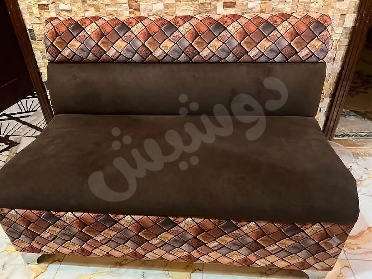 طقم كنبايات خشب شوح بحالة جيدة في ببيلا