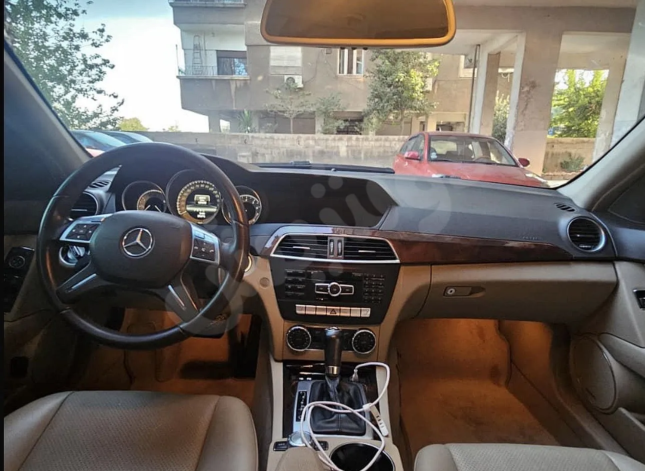 مرسيدس C300 2013 للبيع - أداء فخم وحالة ممتازة