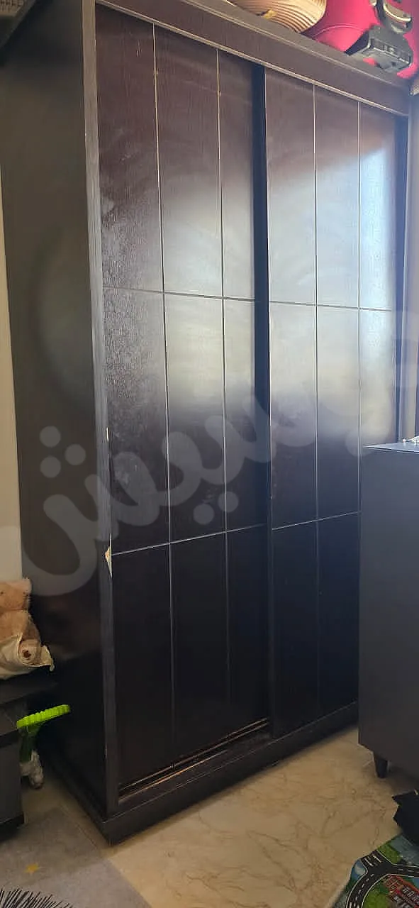 تخت مفرد ونص مع خزانة مستعمل للبيع 250$