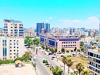 بيت للبيع بأجمل اطلالة على كورنيش اللاذقية 