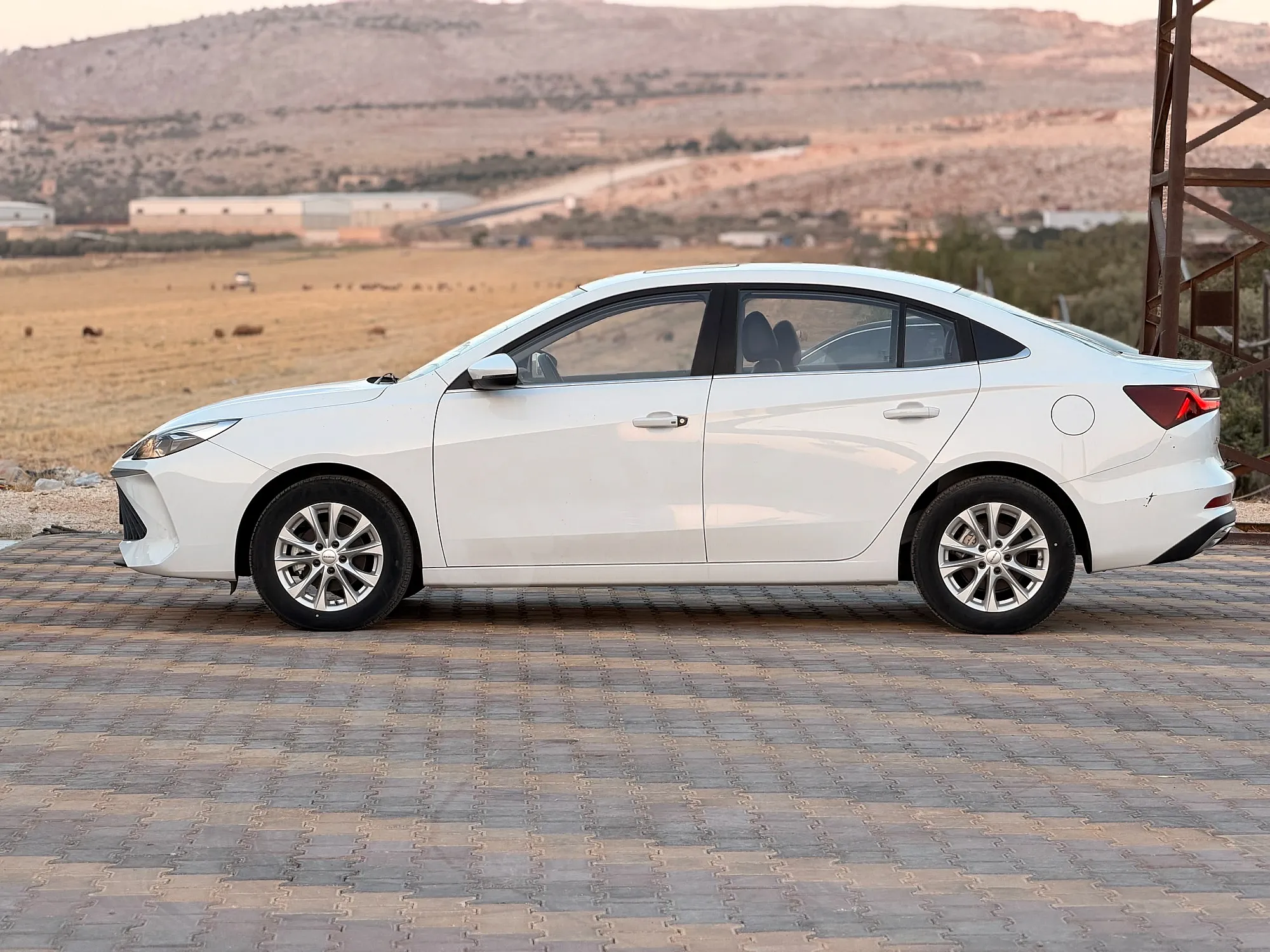 رووي MG 550 2024 مستعمل كالجديد بسعر 12600$
