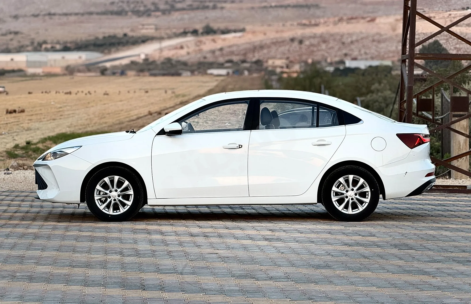 رووي MG 550 2024 مستعمل كالجديد بسعر 12600$