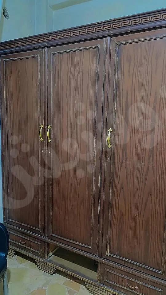 غرفة نوم بحالة جيدة للبيع المستعجل سكرة للمعتمد