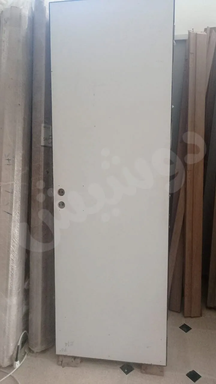 ابواب خشب 100 دولار نظيفة مستوردة من دبي مع كشف وقفل