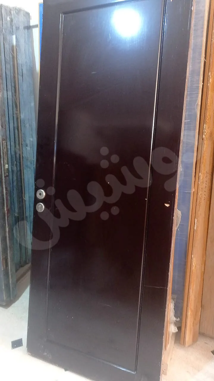 ابواب خشب 100 دولار نظيفة مستوردة من دبي مع كشف وقفل
