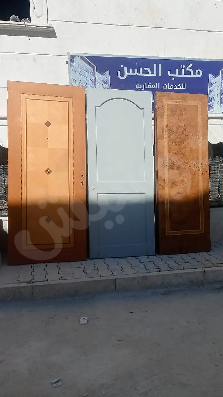 ابواب خشب 100 دولار نظيفة مستوردة من دبي مع كشف وقفل