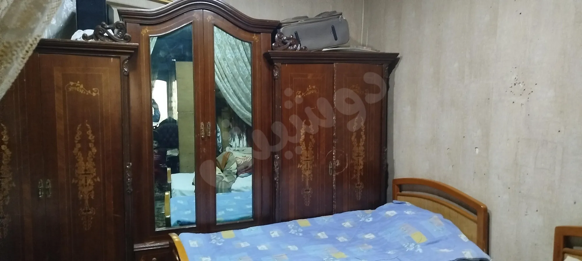 غرفة نوم زان مستعملة مع فرشة بسعر 650$