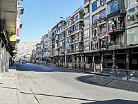 للبيع محل تجاري في شارع الحمراء عالشارع العام