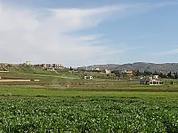 للبيع أرض 2 دونم تصلح للبناء موقع مميز 