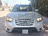 هيونداي سانتا في 2010 مستعملة بالكامل لون فضي بسعر 15,500$