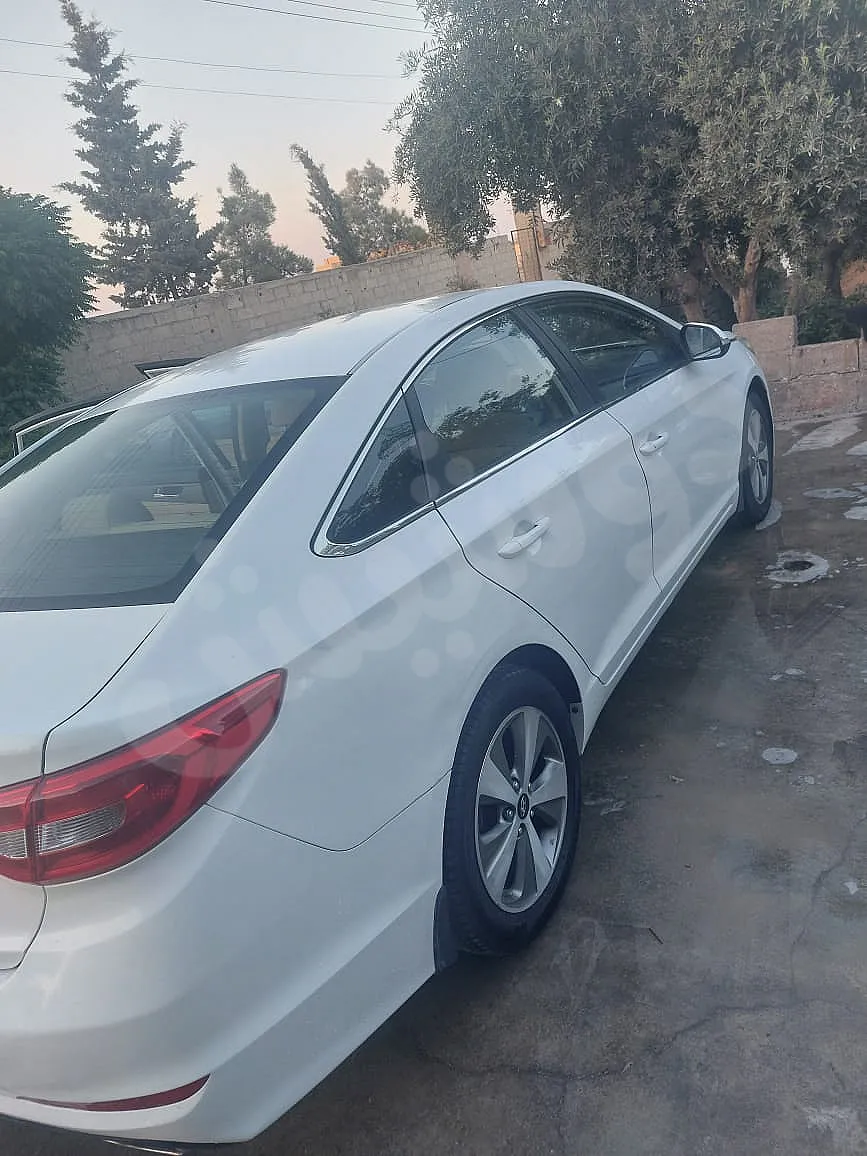 هيونداي سوناتا 2015 مستعملة للبيع  بسعر 11500$