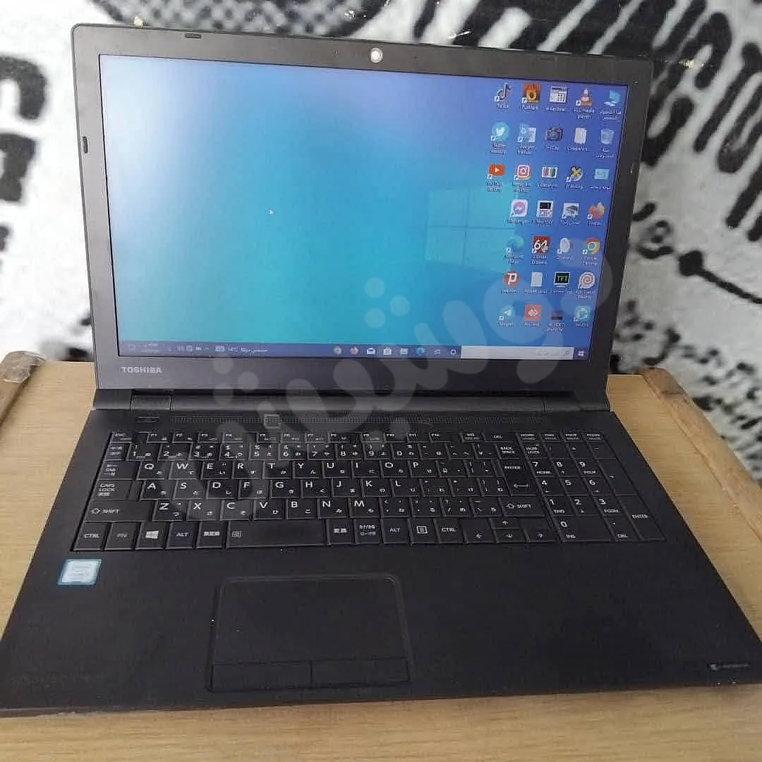 للبيع لابتوب توشيبا كرت شاشة مدمج رام 8 غيغا وهارد 180 SSD