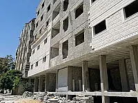 شقة سكنية طابق رابع واجهة يوجد مصعد من المالك 
