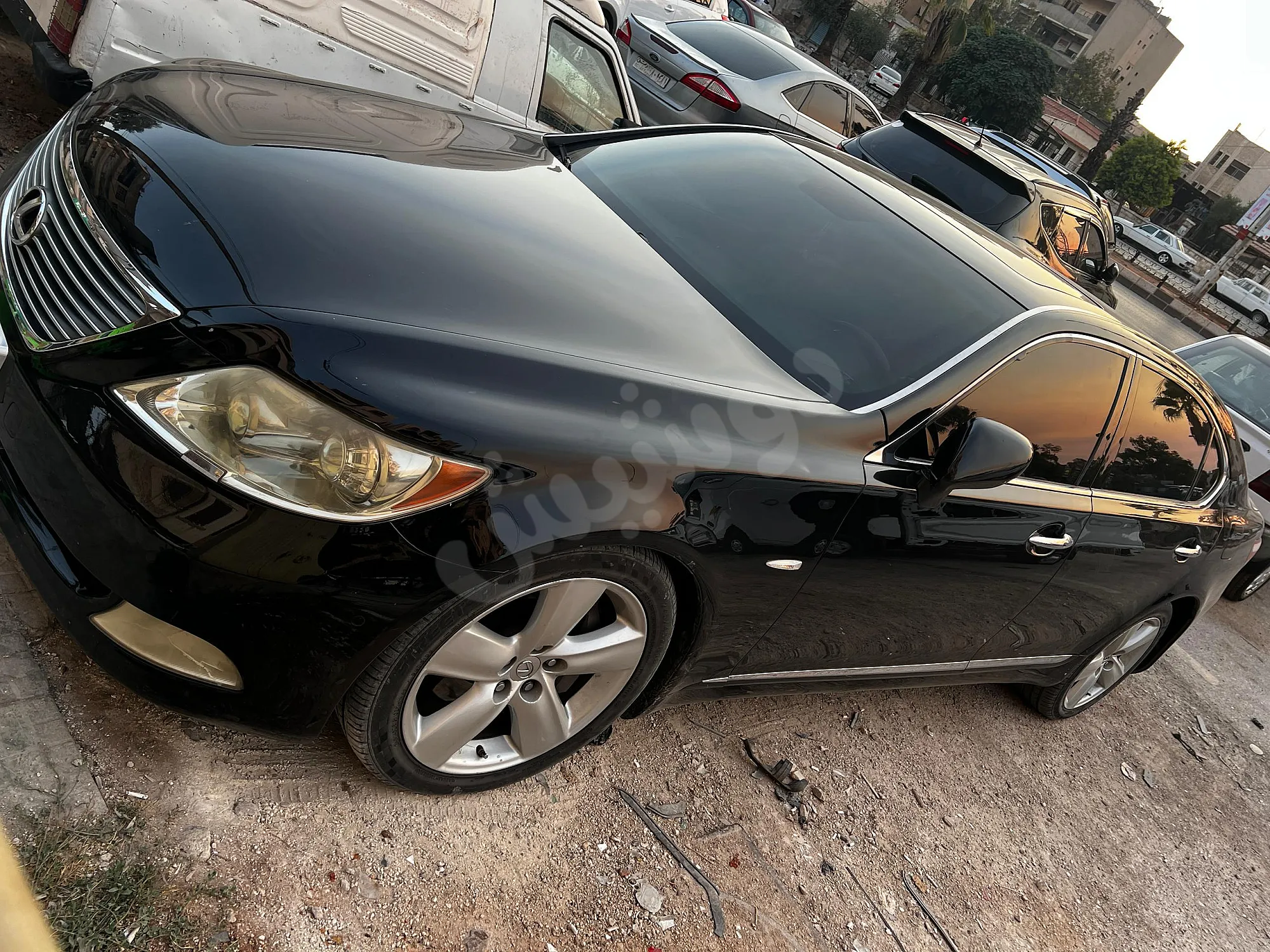 للبيع سيارا تويتا لكزس ls460l.