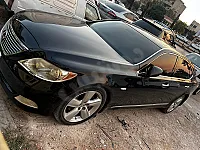 للبيع سيارا تويتا لكزس ls460l. 