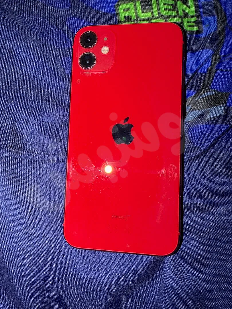 آيفون 11 أحمر مستعمل للبيع بحالة ممتازة فقط $120