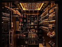 عطر يارا الزهر  الابيض واصفر  عطر اسد  الاسود والأزرق 