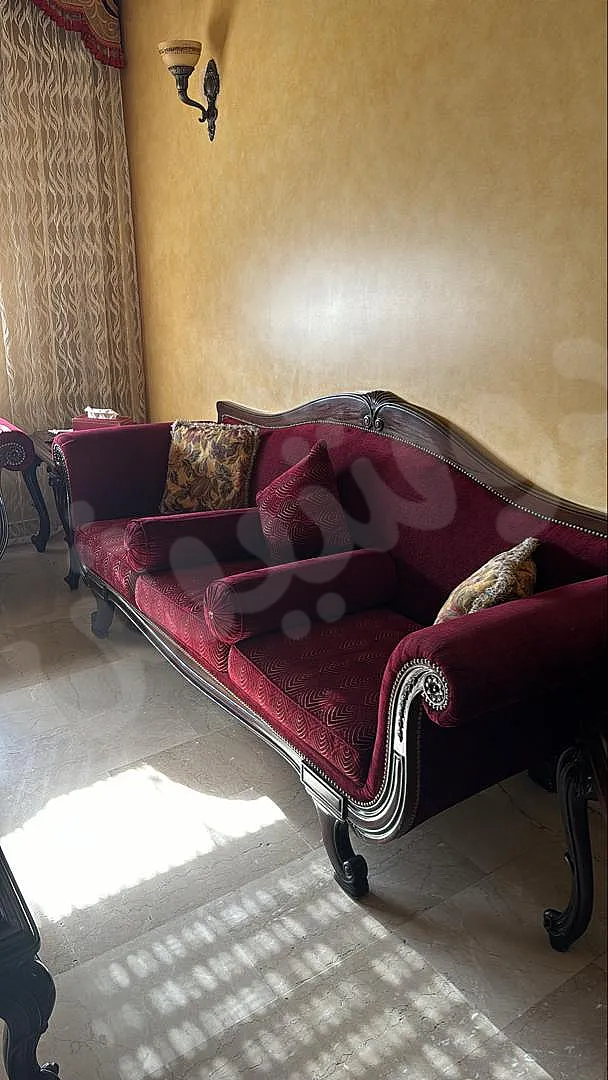 طقم زان مستعمل لغرف الجلوس بسعر 250$