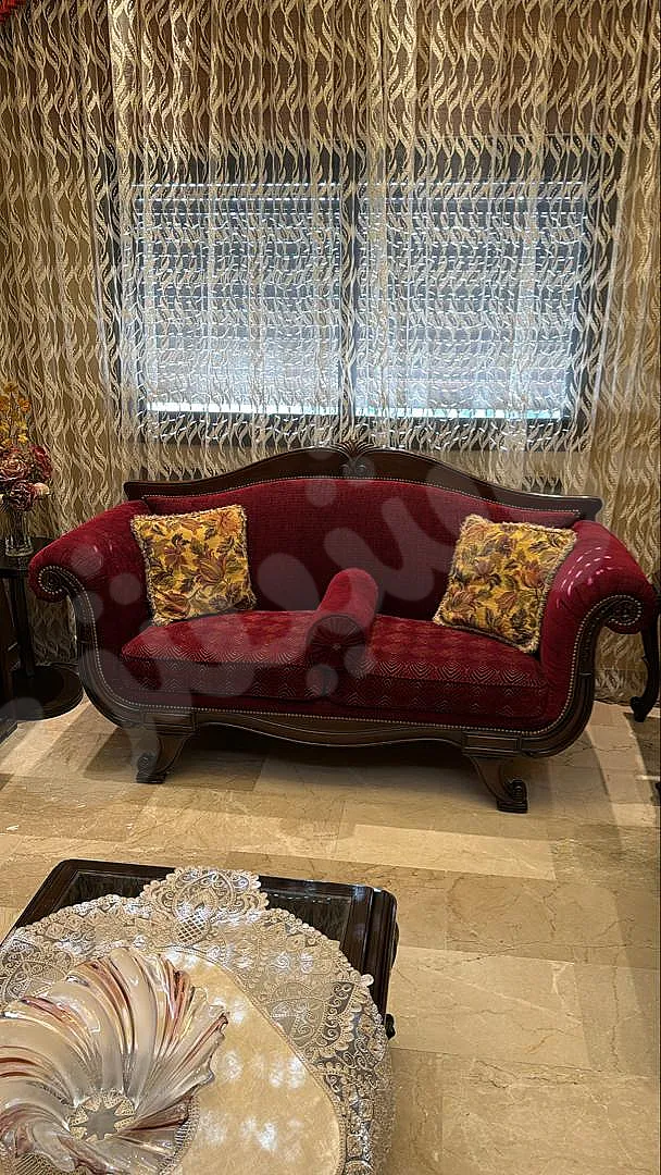 طقم زان مستعمل لغرف الجلوس بسعر 250$